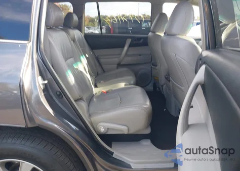 2011 Toyota Highlander Se V6 z USA, uszkodzony, nr VIN 5TDBK3EH9BS082653